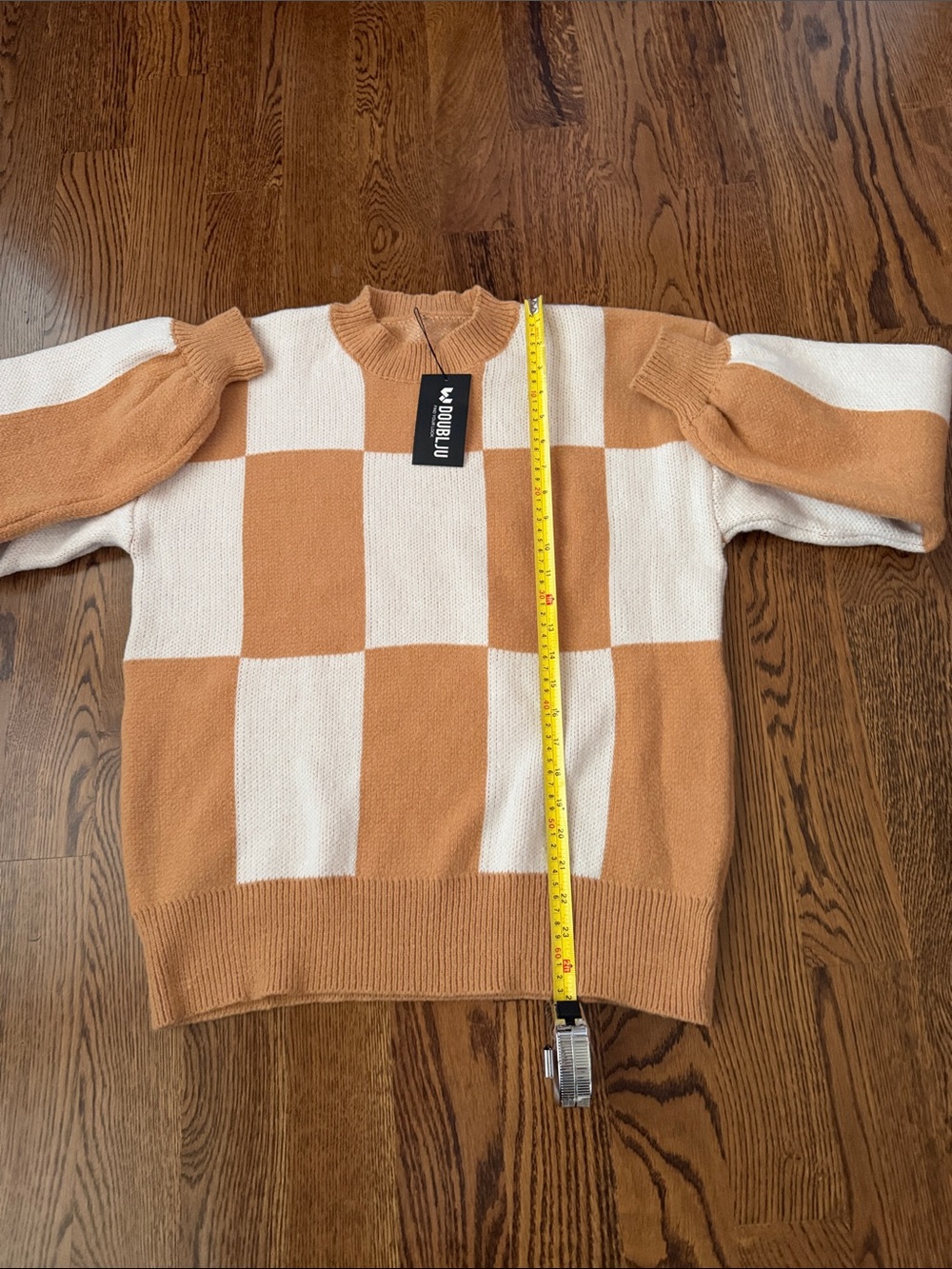 Doublju Checkerboard Crewneck Sweater in Cream and Tan large - Picture 6 of 8